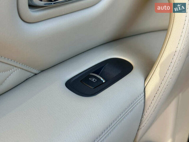 Черный Инфинити QX80, объемом двигателя 5.6 л и пробегом 95 тыс. км за 34490 $, фото 23 на Automoto.ua