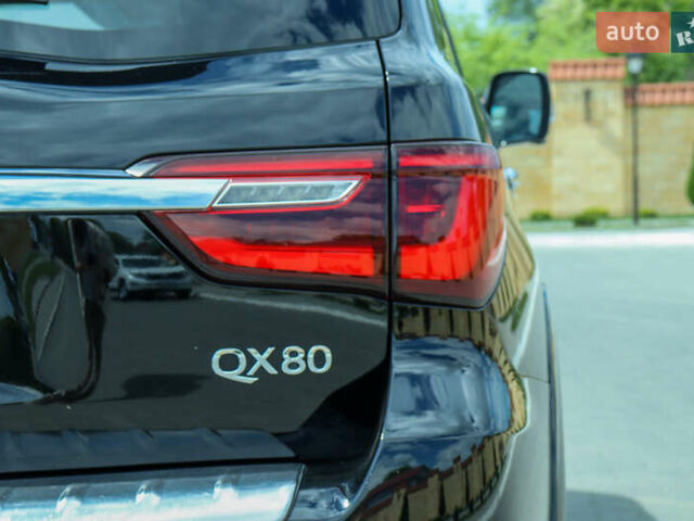 Черный Инфинити QX80, объемом двигателя 5.55 л и пробегом 32 тыс. км за 41500 $, фото 6 на Automoto.ua