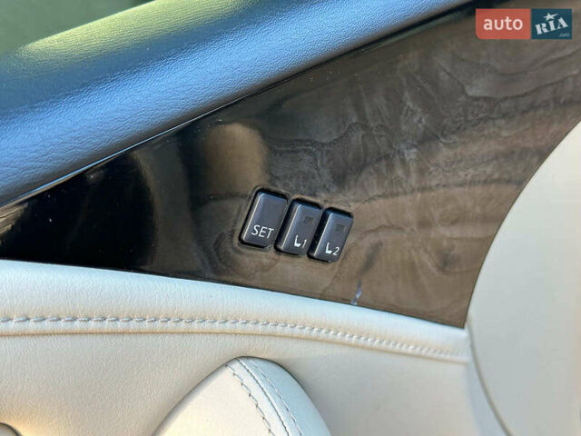 Черный Инфинити QX80, объемом двигателя 5.6 л и пробегом 95 тыс. км за 34490 $, фото 12 на Automoto.ua