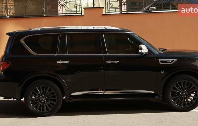 Черный Инфинити QX80, объемом двигателя 5.55 л и пробегом 95 тыс. км за 35000 $, фото 7 на Automoto.ua