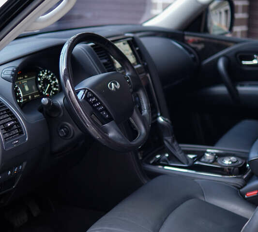 Черный Инфинити QX80, объемом двигателя 5.55 л и пробегом 15 тыс. км за 45000 $, фото 20 на Automoto.ua