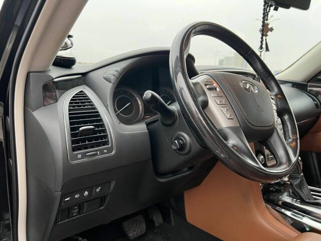 Чорний Інфініті QX80, об'ємом двигуна 5.6 л та пробігом 95 тис. км за 43000 $, фото 5 на Automoto.ua