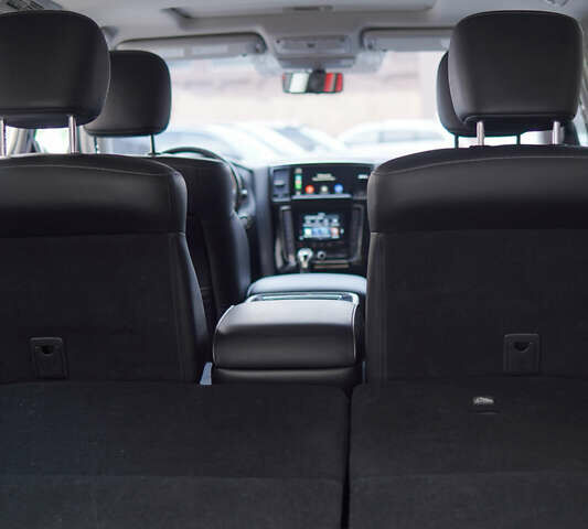 Черный Инфинити QX80, объемом двигателя 5.55 л и пробегом 15 тыс. км за 45000 $, фото 31 на Automoto.ua