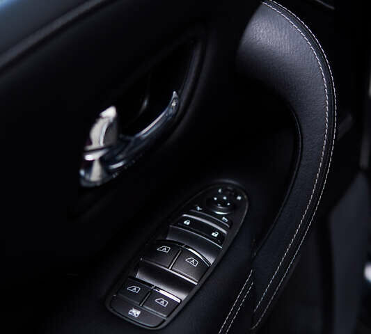 Черный Инфинити QX80, объемом двигателя 5.55 л и пробегом 15 тыс. км за 45000 $, фото 24 на Automoto.ua