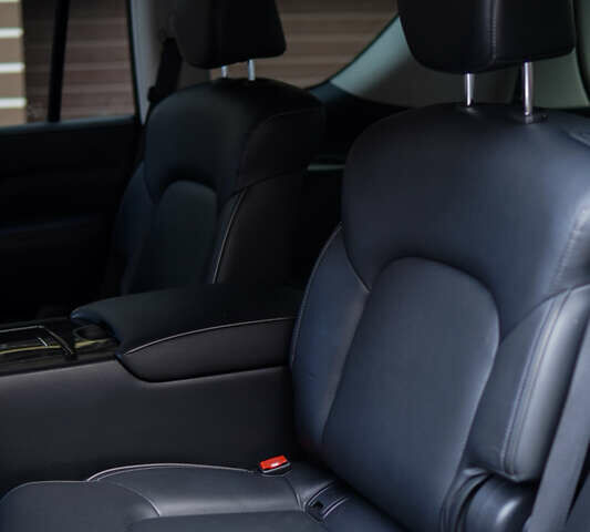 Черный Инфинити QX80, объемом двигателя 5.55 л и пробегом 15 тыс. км за 45000 $, фото 34 на Automoto.ua