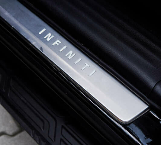 Черный Инфинити QX80, объемом двигателя 5.55 л и пробегом 15 тыс. км за 45000 $, фото 12 на Automoto.ua