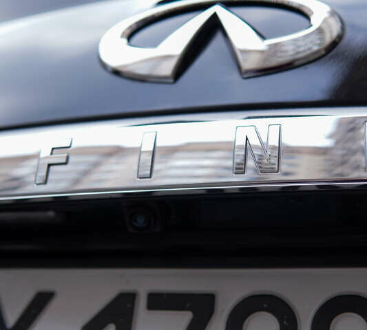 Черный Инфинити QX80, объемом двигателя 5.55 л и пробегом 15 тыс. км за 45000 $, фото 53 на Automoto.ua