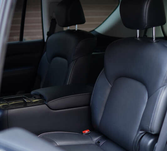 Черный Инфинити QX80, объемом двигателя 5.55 л и пробегом 15 тыс. км за 45000 $, фото 32 на Automoto.ua