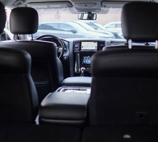 Черный Инфинити QX80, объемом двигателя 5.55 л и пробегом 15 тыс. км за 45000 $, фото 30 на Automoto.ua