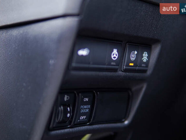 Черный Инфинити QX80, объемом двигателя 5.55 л и пробегом 15 тыс. км за 45000 $, фото 40 на Automoto.ua