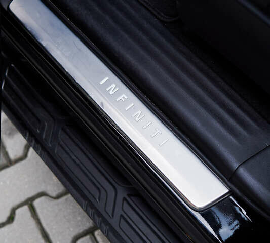 Черный Инфинити QX80, объемом двигателя 5.55 л и пробегом 15 тыс. км за 45000 $, фото 10 на Automoto.ua