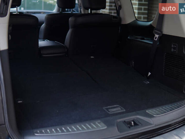 Черный Инфинити QX80, объемом двигателя 5.55 л и пробегом 15 тыс. км за 45000 $, фото 43 на Automoto.ua