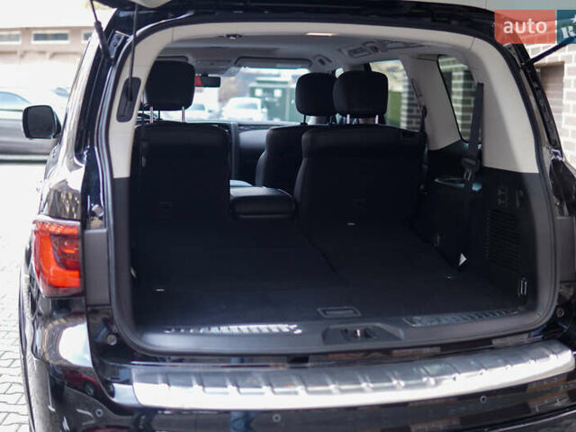 Черный Инфинити QX80, объемом двигателя 5.55 л и пробегом 15 тыс. км за 45000 $, фото 29 на Automoto.ua