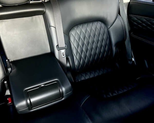 Черный Инфинити QX80, объемом двигателя 5.55 л и пробегом 80 тыс. км за 46500 $, фото 35 на Automoto.ua