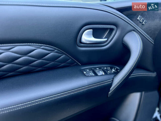 Черный Инфинити QX80, объемом двигателя 5.55 л и пробегом 80 тыс. км за 46500 $, фото 38 на Automoto.ua