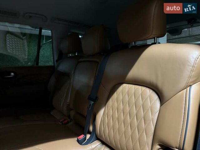 Черный Инфинити QX80, объемом двигателя 5.55 л и пробегом 95 тыс. км за 47500 $, фото 49 на Automoto.ua