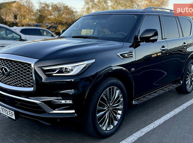 Черный Инфинити QX80, объемом двигателя 5.55 л и пробегом 80 тыс. км за 46500 $, фото 4 на Automoto.ua