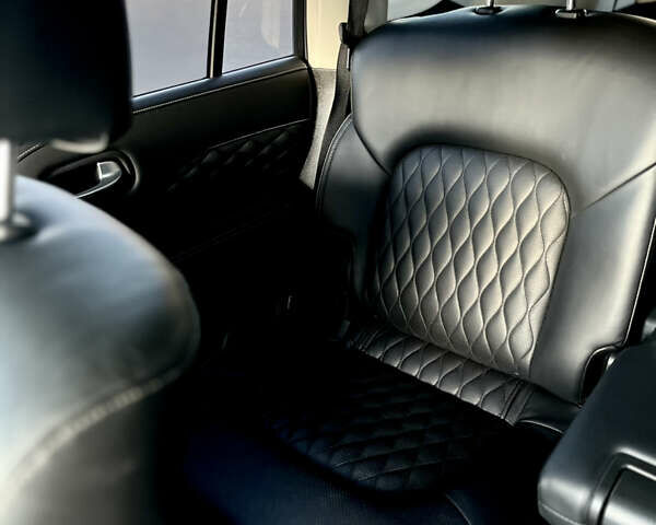 Черный Инфинити QX80, объемом двигателя 5.55 л и пробегом 80 тыс. км за 46500 $, фото 34 на Automoto.ua