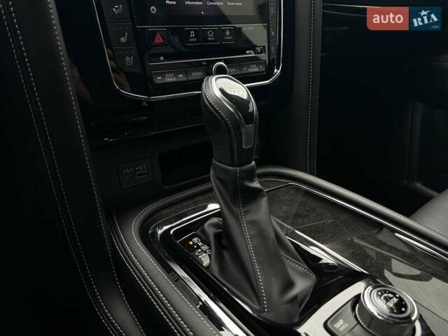 Чорний Інфініті QX80, об'ємом двигуна 5.55 л та пробігом 24 тис. км за 61990 $, фото 25 на Automoto.ua