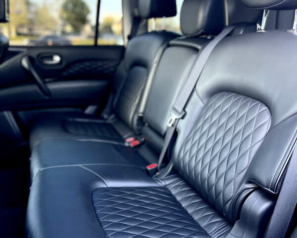 Черный Инфинити QX80, объемом двигателя 5.55 л и пробегом 80 тыс. км за 46500 $, фото 20 на Automoto.ua