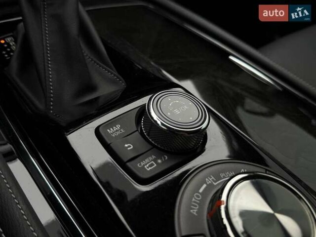 Чорний Інфініті QX80, об'ємом двигуна 5.55 л та пробігом 24 тис. км за 61990 $, фото 27 на Automoto.ua