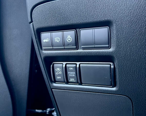 Черный Инфинити QX80, объемом двигателя 5.55 л и пробегом 80 тыс. км за 46500 $, фото 32 на Automoto.ua