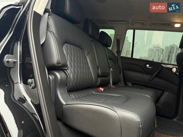 Чорний Інфініті QX80, об'ємом двигуна 5.55 л та пробігом 24 тис. км за 61990 $, фото 11 на Automoto.ua