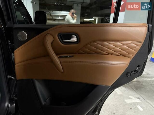 Черный Инфинити QX80, объемом двигателя 5.55 л и пробегом 95 тыс. км за 47500 $, фото 51 на Automoto.ua