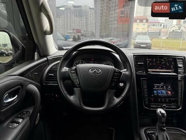 Чорний Інфініті QX80, об'ємом двигуна 5.55 л та пробігом 24 тис. км за 61990 $, фото 17 на Automoto.ua
