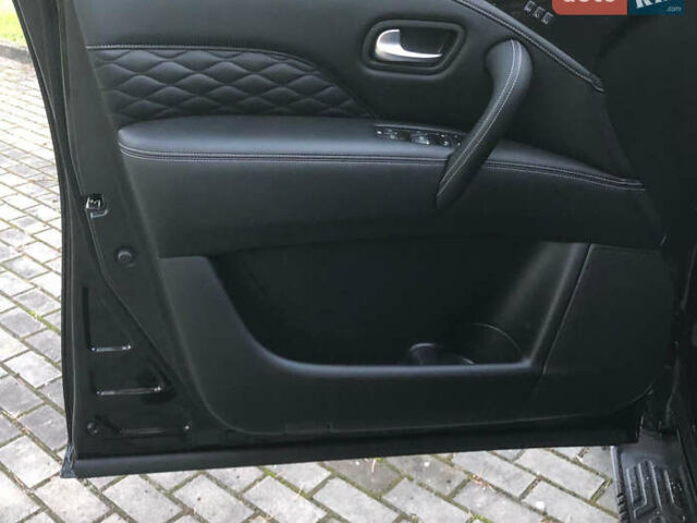 Чорний Інфініті QX80, об'ємом двигуна 5.6 л та пробігом 11 тис. км за 55000 $, фото 2 на Automoto.ua