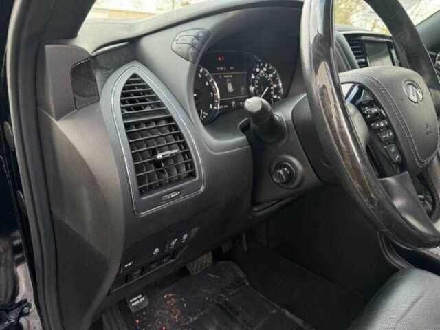 Черный Инфинити QX80, объемом двигателя 5.6 л и пробегом 31 тыс. км за 13400 $, фото 11 на Automoto.ua