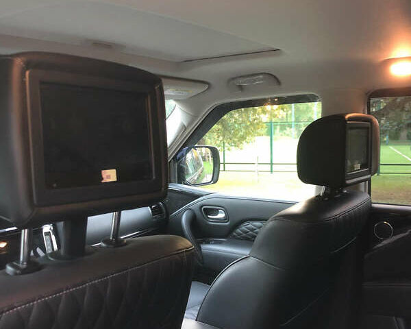Чорний Інфініті QX80, об'ємом двигуна 5.6 л та пробігом 11 тис. км за 55000 $, фото 4 на Automoto.ua