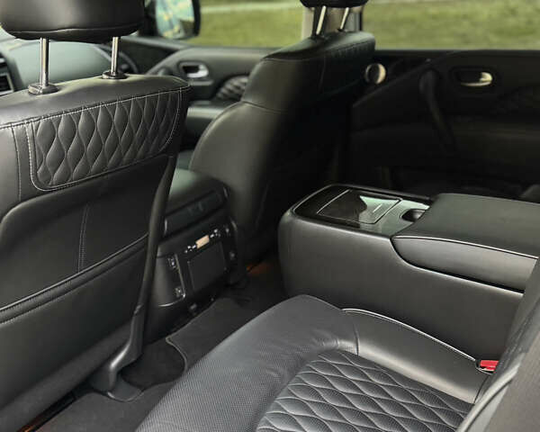 Черный Инфинити QX80, объемом двигателя 5.6 л и пробегом 65 тыс. км за 65900 $, фото 34 на Automoto.ua