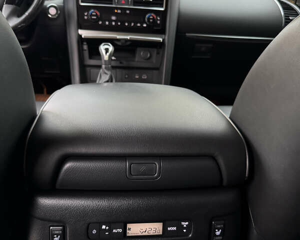 Черный Инфинити QX80, объемом двигателя 5.6 л и пробегом 65 тыс. км за 65900 $, фото 39 на Automoto.ua