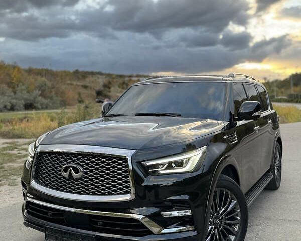 Черный Инфинити QX80, объемом двигателя 5.6 л и пробегом 65 тыс. км за 65900 $, фото 3 на Automoto.ua