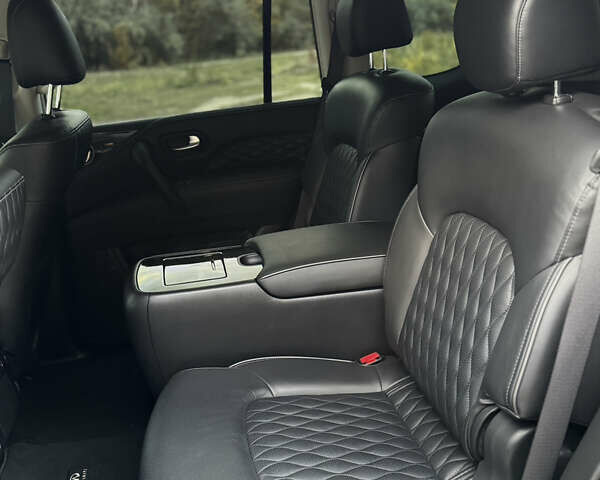 Черный Инфинити QX80, объемом двигателя 5.6 л и пробегом 65 тыс. км за 65900 $, фото 33 на Automoto.ua