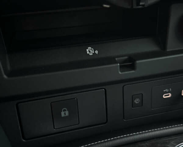 Черный Инфинити QX80, объемом двигателя 5.6 л и пробегом 65 тыс. км за 65900 $, фото 48 на Automoto.ua