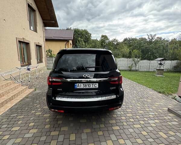 Черный Инфинити QX80, объемом двигателя 5.55 л и пробегом 56 тыс. км за 58000 $, фото 2 на Automoto.ua