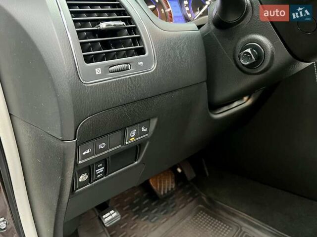 Коричневый Инфинити QX80, объемом двигателя 5.55 л и пробегом 159 тыс. км за 28900 $, фото 18 на Automoto.ua