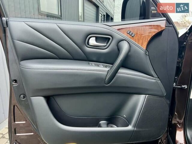 Коричневый Инфинити QX80, объемом двигателя 5.55 л и пробегом 159 тыс. км за 28900 $, фото 15 на Automoto.ua