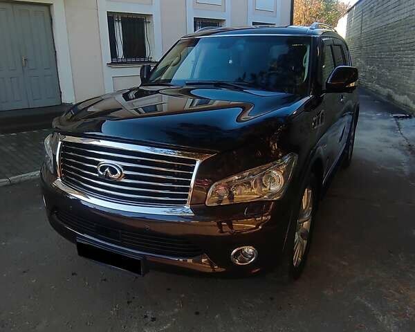 Красный Инфинити QX80, объемом двигателя 5.6 л и пробегом 27 тыс. км за 25600 $, фото 3 на Automoto.ua