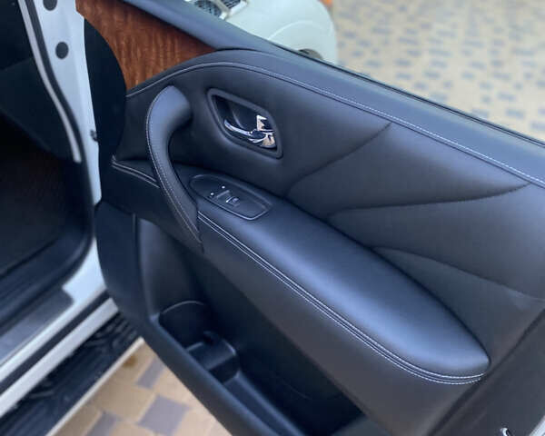 Инфинити QX80, объемом двигателя 5.6 л и пробегом 210 тыс. км за 37999 $, фото 23 на Automoto.ua