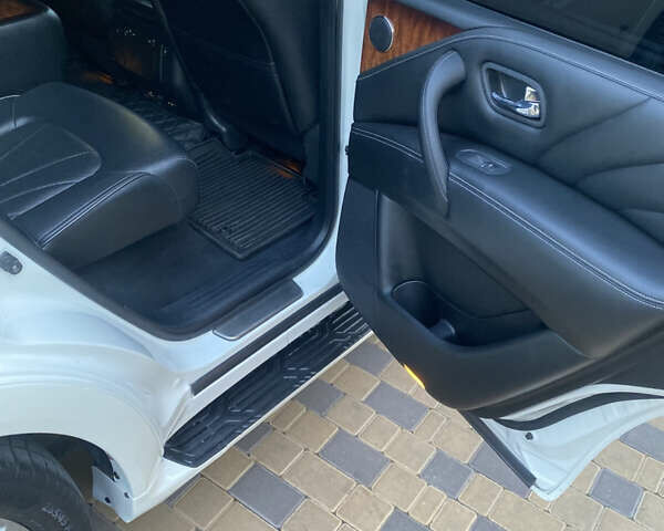 Инфинити QX80, объемом двигателя 5.6 л и пробегом 210 тыс. км за 37999 $, фото 27 на Automoto.ua