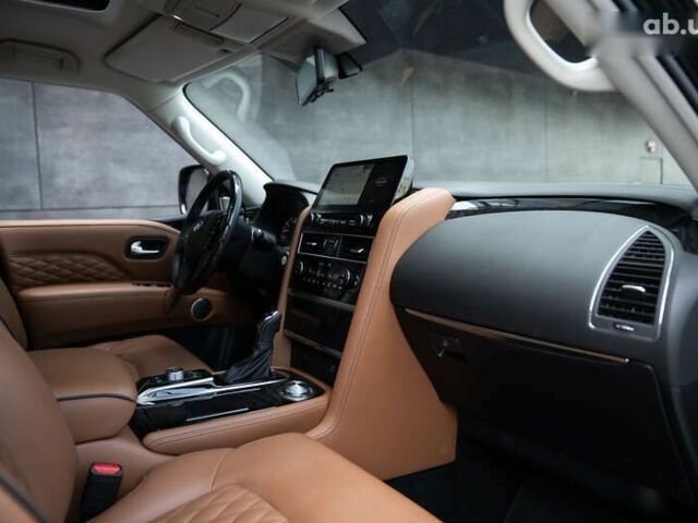 Инфинити QX80, объемом двигателя 5.6 л и пробегом 16 тыс. км за 62000 $, фото 27 на Automoto.ua