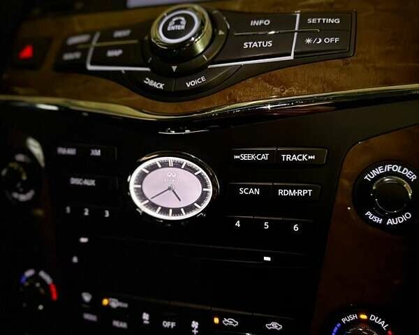 Серый Инфинити QX80, объемом двигателя 5.55 л и пробегом 183 тыс. км за 20500 $, фото 22 на Automoto.ua