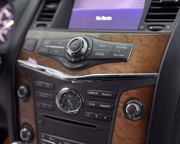 Серый Инфинити QX80, объемом двигателя 5.55 л и пробегом 183 тыс. км за 20500 $, фото 14 на Automoto.ua