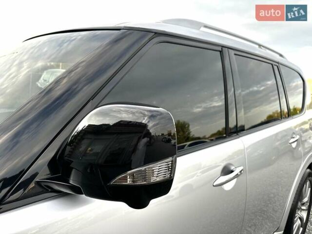 Серый Инфинити QX80, объемом двигателя 5.55 л и пробегом 141 тыс. км за 23900 $, фото 12 на Automoto.ua