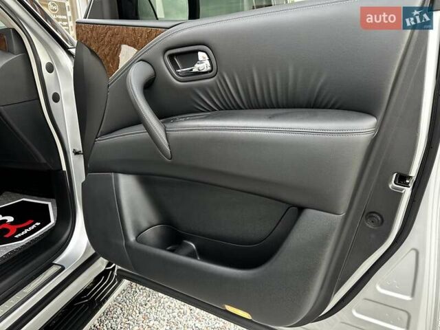 Серый Инфинити QX80, объемом двигателя 5.55 л и пробегом 141 тыс. км за 23900 $, фото 40 на Automoto.ua