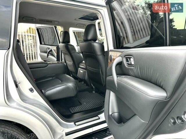Серый Инфинити QX80, объемом двигателя 5.55 л и пробегом 141 тыс. км за 23900 $, фото 64 на Automoto.ua