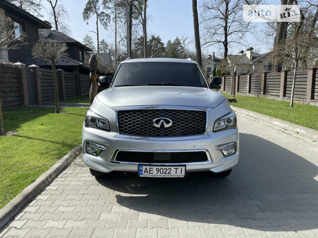 Сірий Інфініті QX80, об'ємом двигуна 5.55 л та пробігом 100 тис. км за 27900 $, фото 2 на Automoto.ua